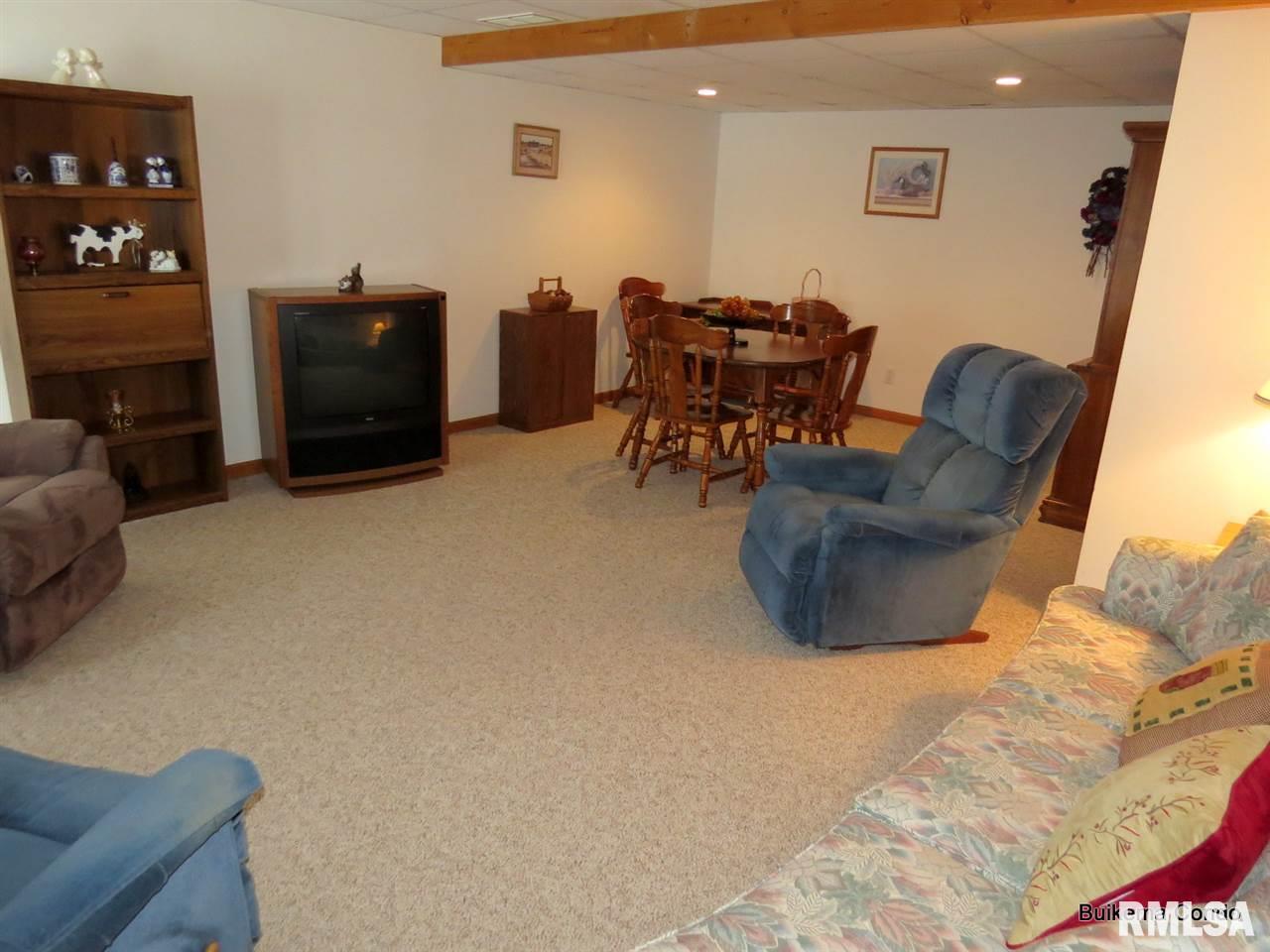 15459 B Henry Road Morrison, IL 61270 - Photo 8 of 9