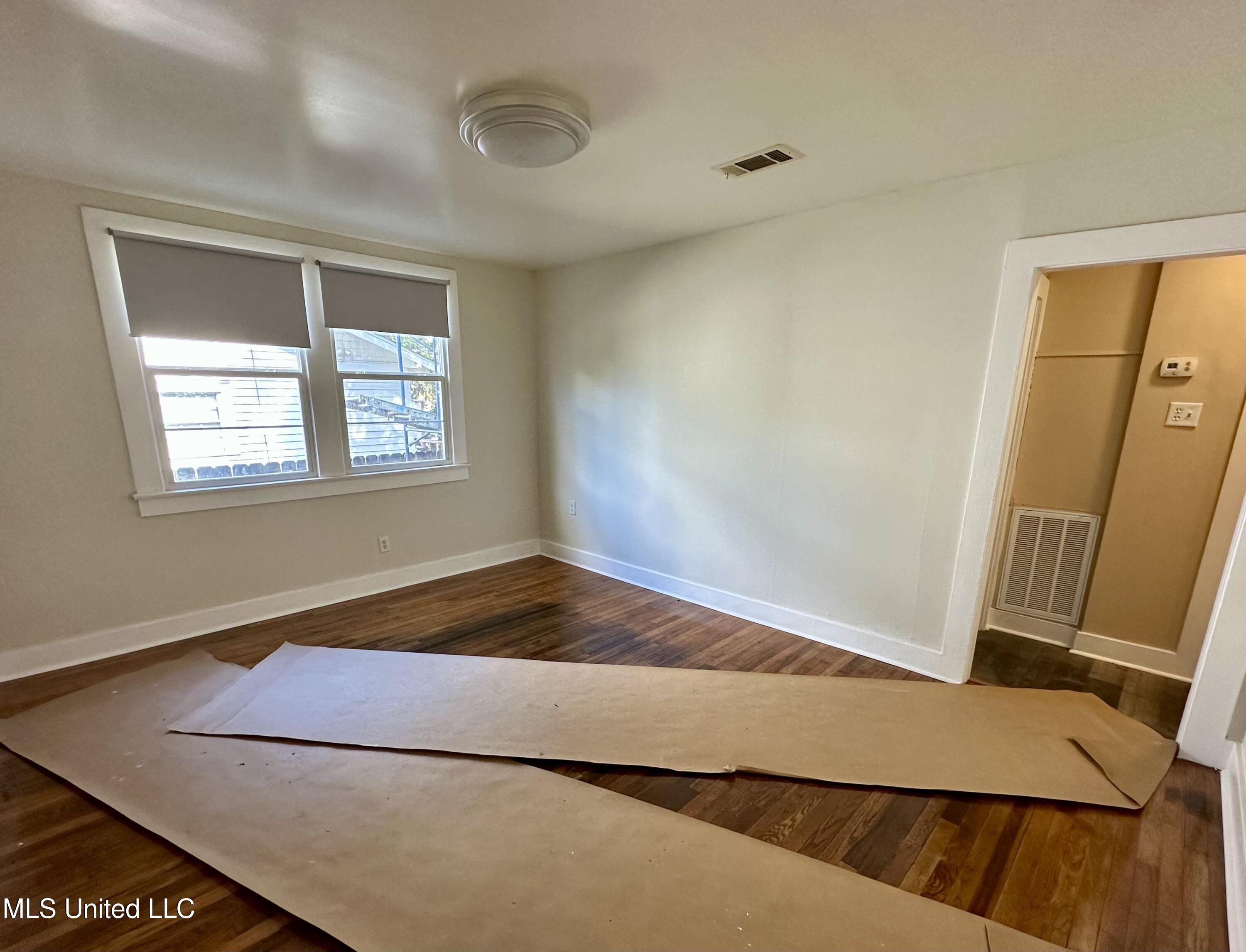 262 Forrest Avenue Biloxi, MS 39530 - Photo 2 of 11 Living Room