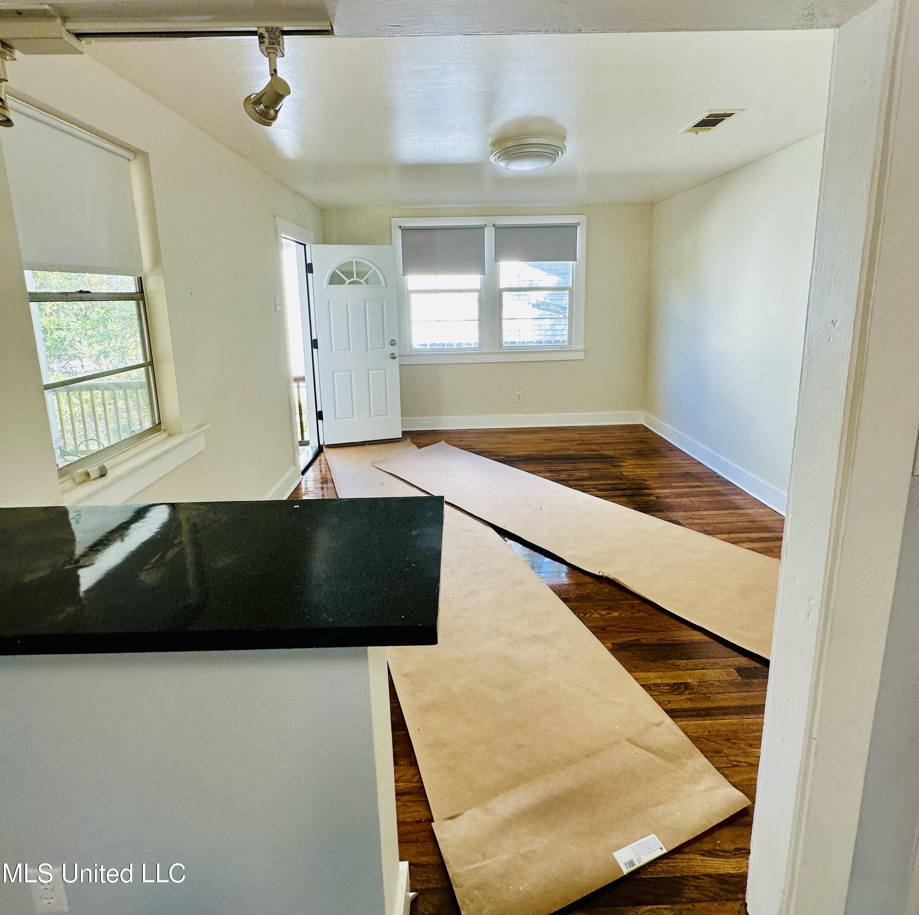 262 Forrest Avenue Biloxi, MS 39530 - Photo 3 of 11 Living Room view 2