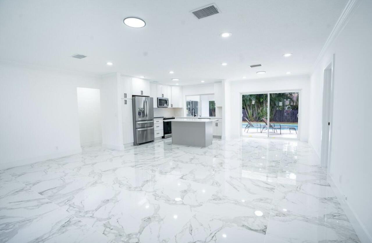 1070 Southwest 18th Street Boca Raton, FL 33486 - Photo 6 of 23 IMG_1116