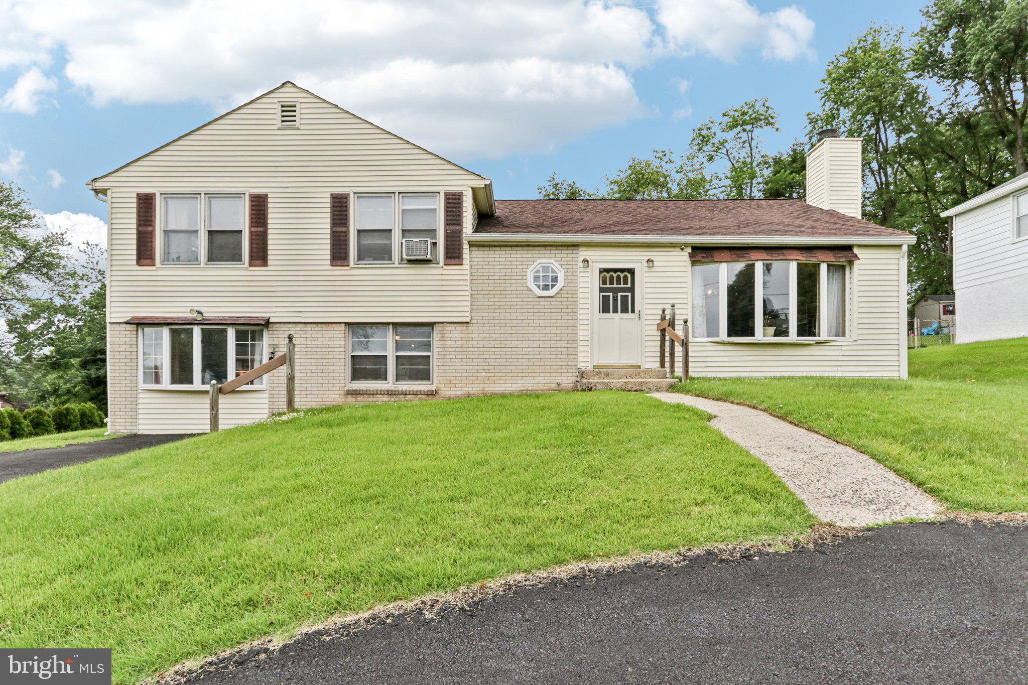 694 Davisville Road Warminster, PA 18974 - Photo 3 of 45 Gallery Image 3