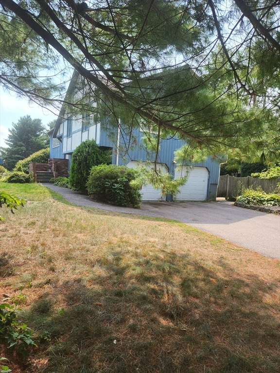 40 Hollytree Road Stoughton, MA 02072 - Photo 3 of 16 Gallery Image 3