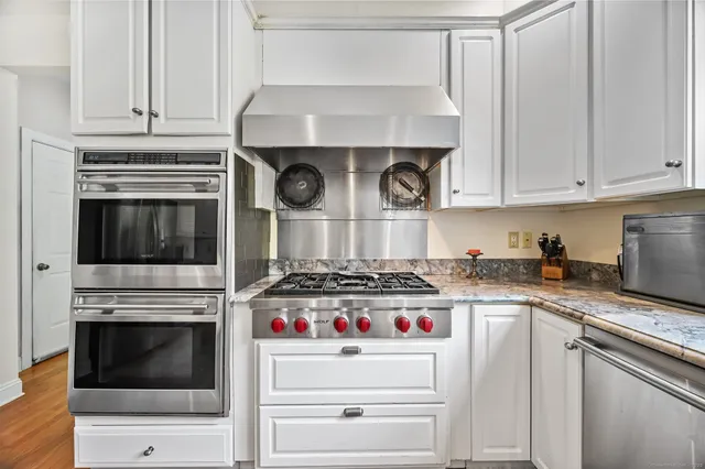 $1,900,000 | 260 Range Road, Fairfield, CT 06890