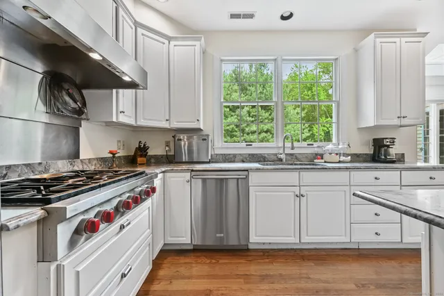 $1,900,000 | 260 Range Road, Fairfield, CT 06890