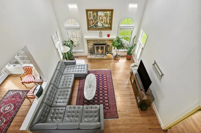 $1,900,000 | 260 Range Road, Fairfield, CT 06890