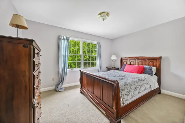 $1,900,000 | 260 Range Road, Fairfield, CT 06890