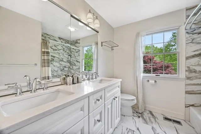 $1,900,000 | 260 Range Road, Fairfield, CT 06890