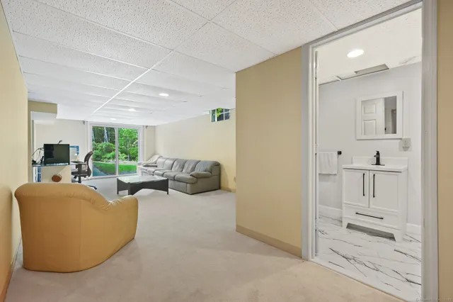 $1,900,000 | 260 Range Road, Fairfield, CT 06890