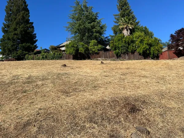 $325,000 | 102 Black Gold Lane, Folsom, CA 95630