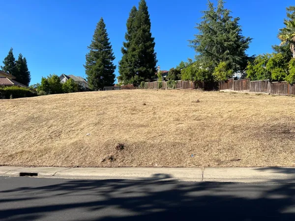 $325,000 | 102 Black Gold Lane, Folsom, CA 95630