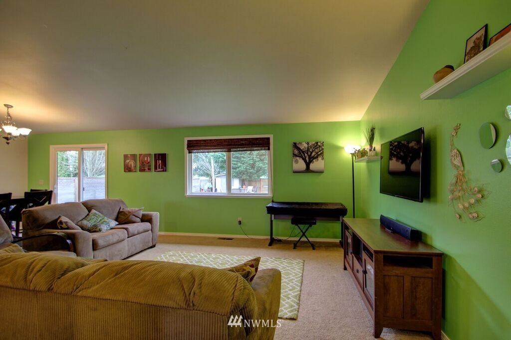 1208 East Gilkey Road Burlington, WA 98233 - Photo 17 of 25 Gallery Image 17