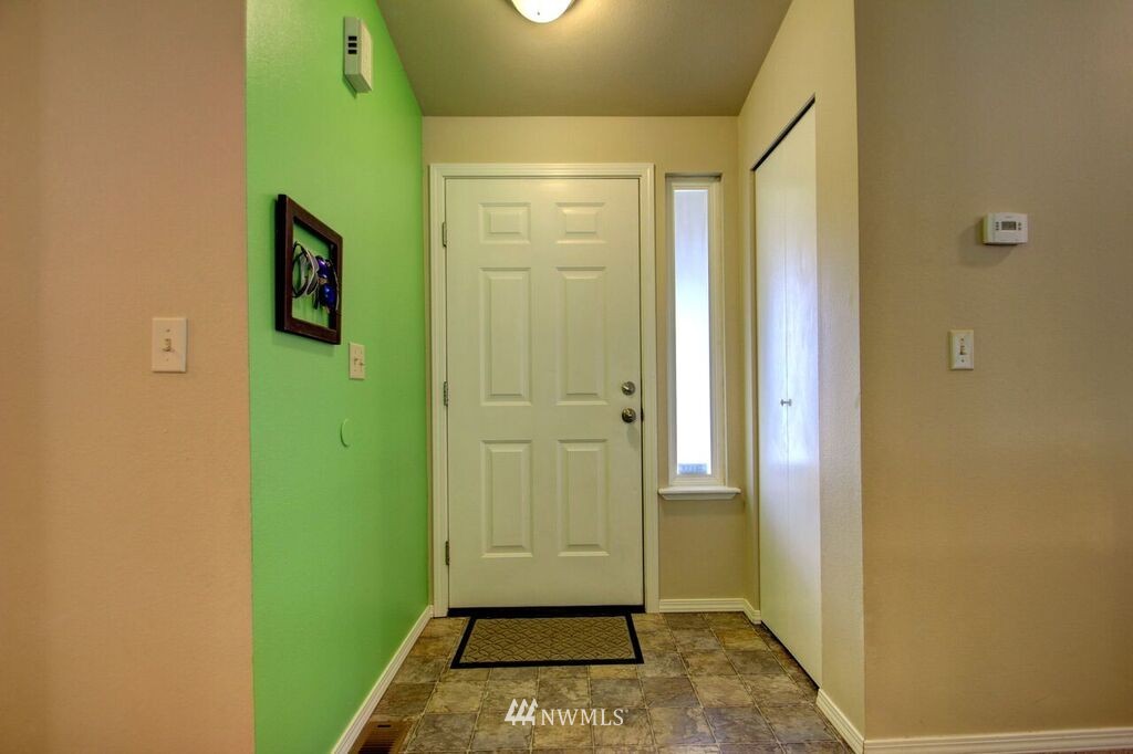 1208 East Gilkey Road Burlington, WA 98233 - Photo 4 of 25 Gallery Image 4