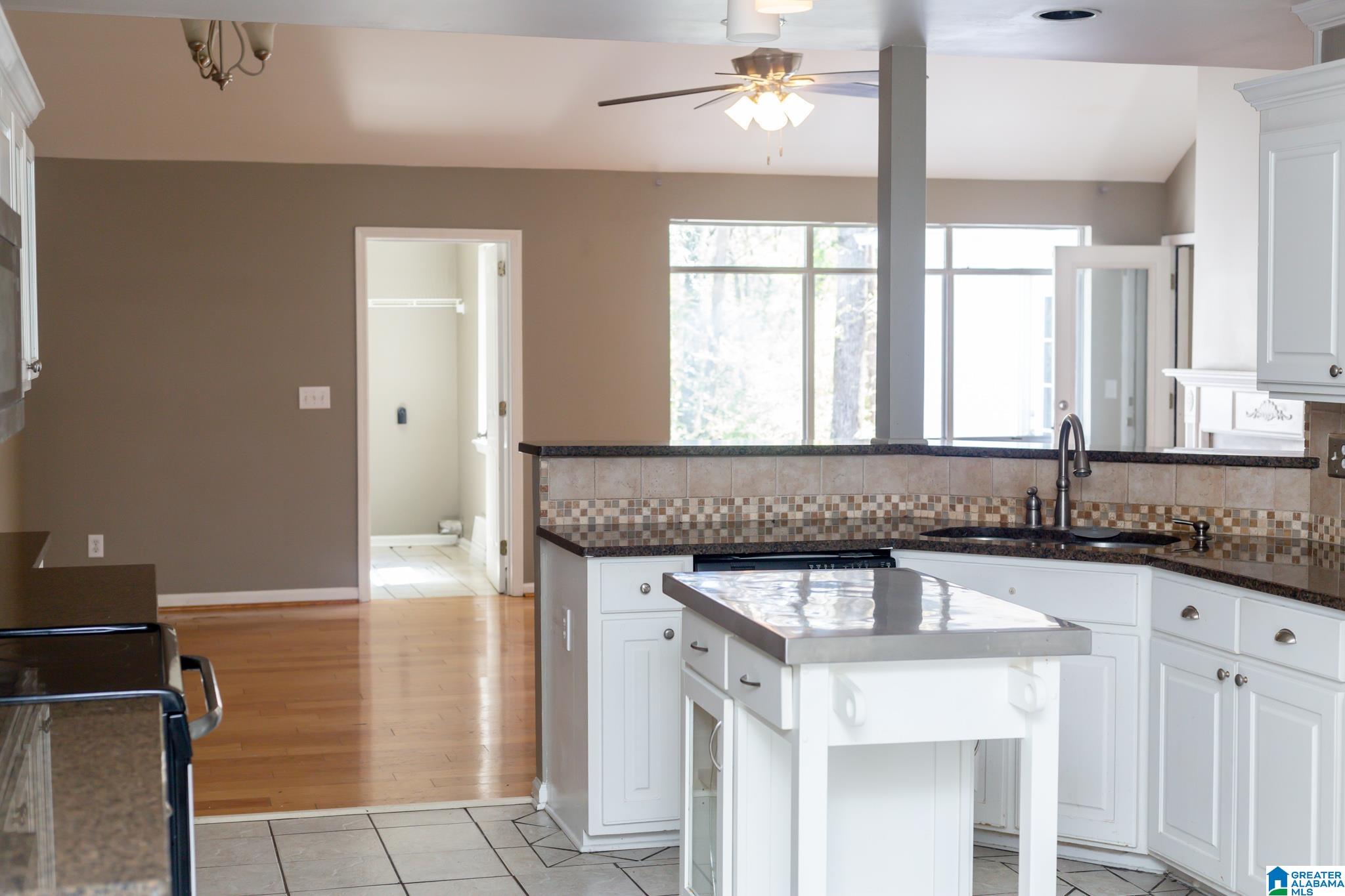 1601 Windsor Lane Leeds, AL 35094 - Photo 15 of 57