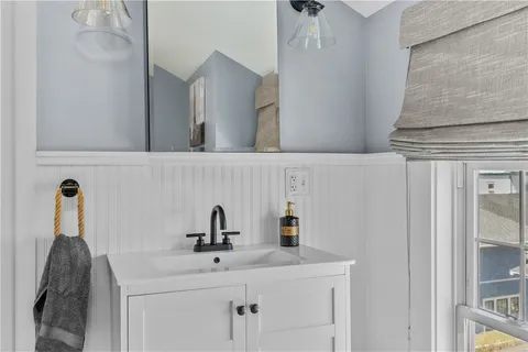 $595,000 | 20 Berkeley Avenue, Unit 5, Newport, RI 02840