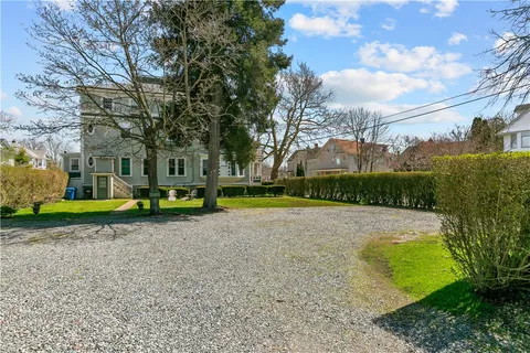 $595,000 | 20 Berkeley Avenue, Unit 5, Newport, RI 02840