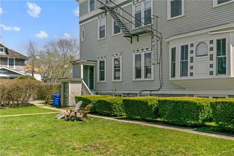 $595,000 | 20 Berkeley Avenue, Unit 5, Newport, RI 02840
