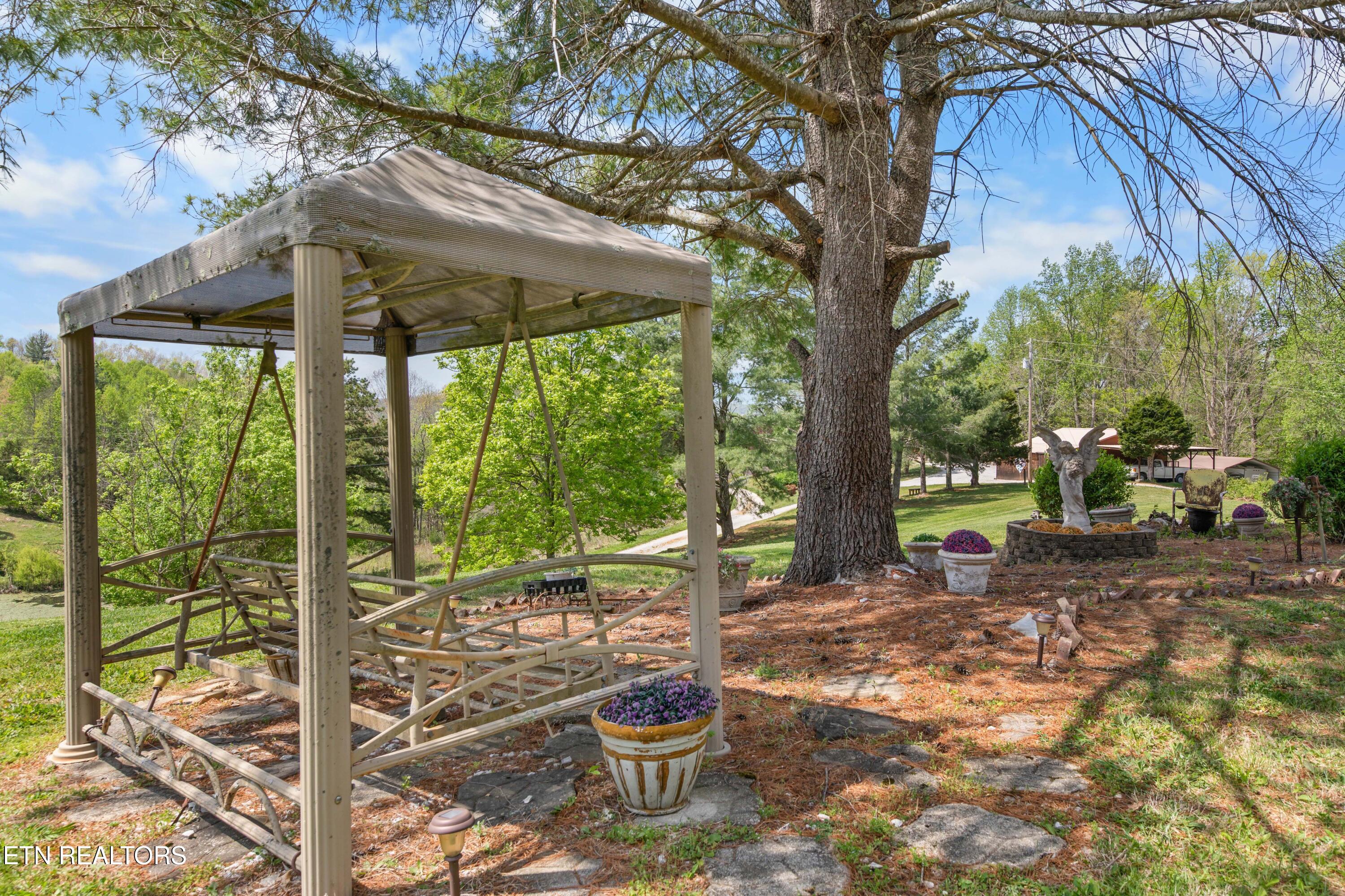 300 Lowe Road Huntsville, TN 37756 - Photo 55 of 60 030A1645