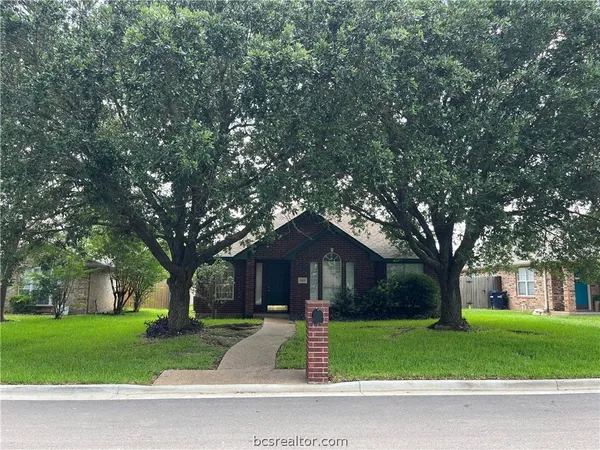 $2,000 | 2412 Carnation Court, College Station, TX 77840