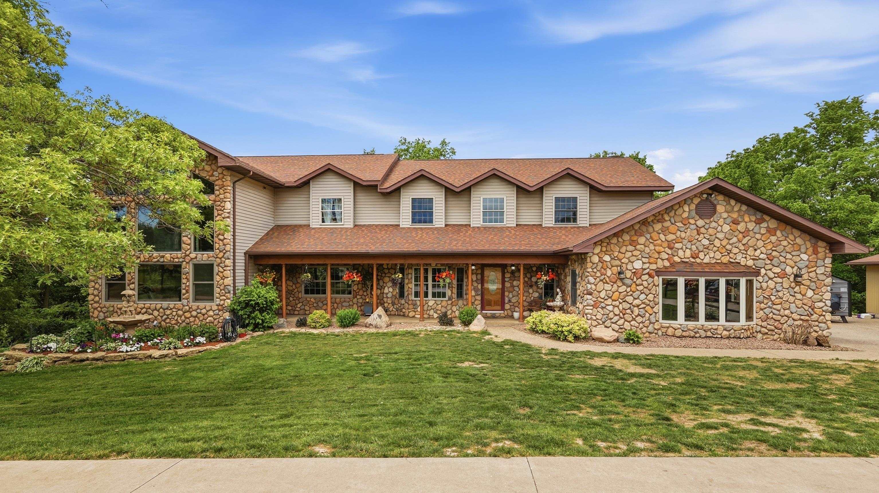 1763 St Catherine Road Bellevue, IA 52031 - Photo 3 of 73 Gallery Image 3