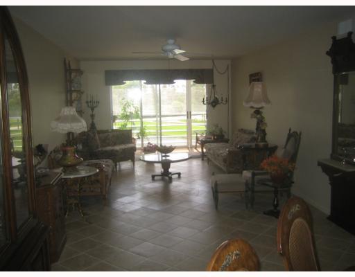 4037 Hythe A, Unit CORNER Boca Raton, FL 33434 - Photo 4 of 10 Additional Photo