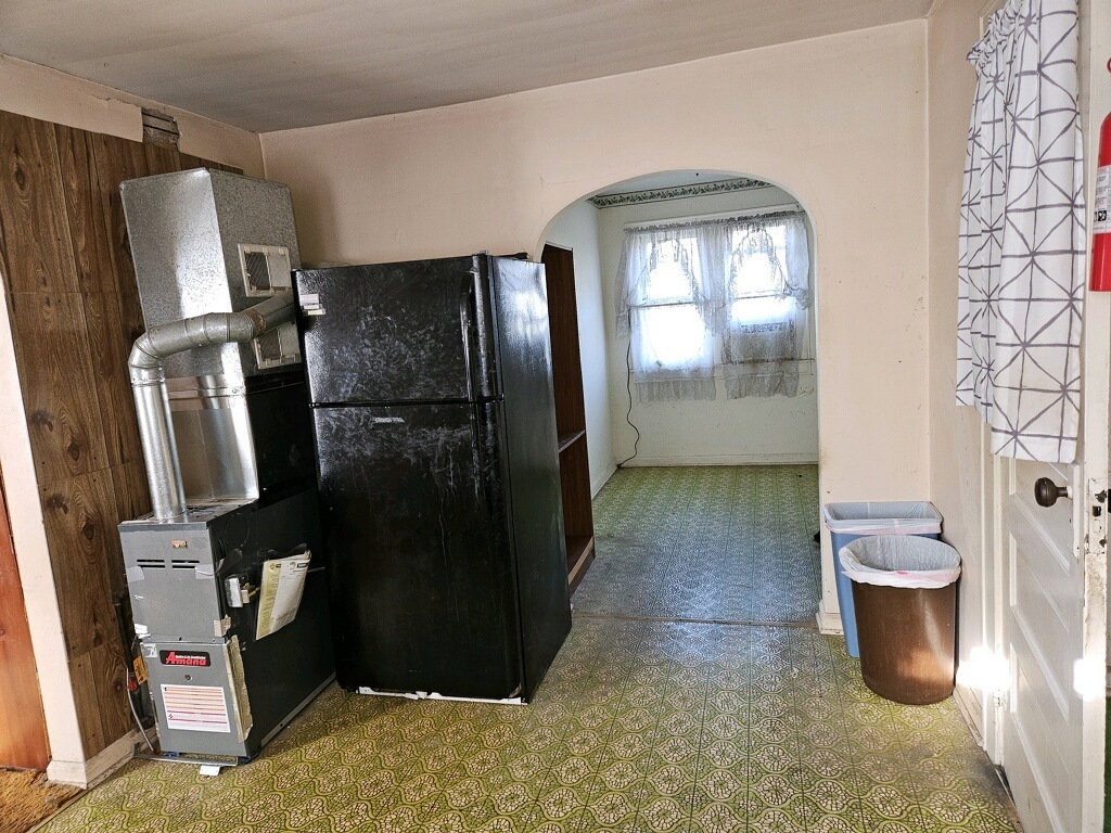 606 East County Line Road Indianapolis, IN 46227 - Photo 3 of 15