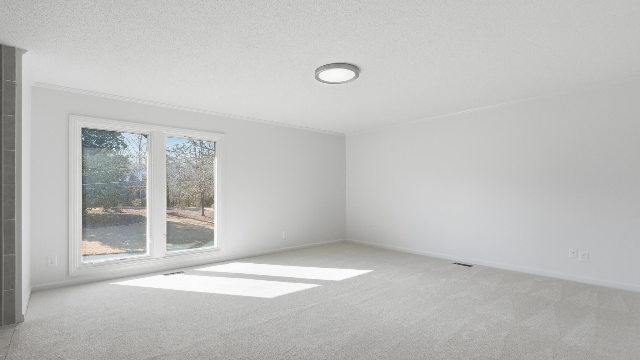 755 Golf View Drive Northwest Cleveland, TN 37312 - Photo 19 of 49 an empty room with a window