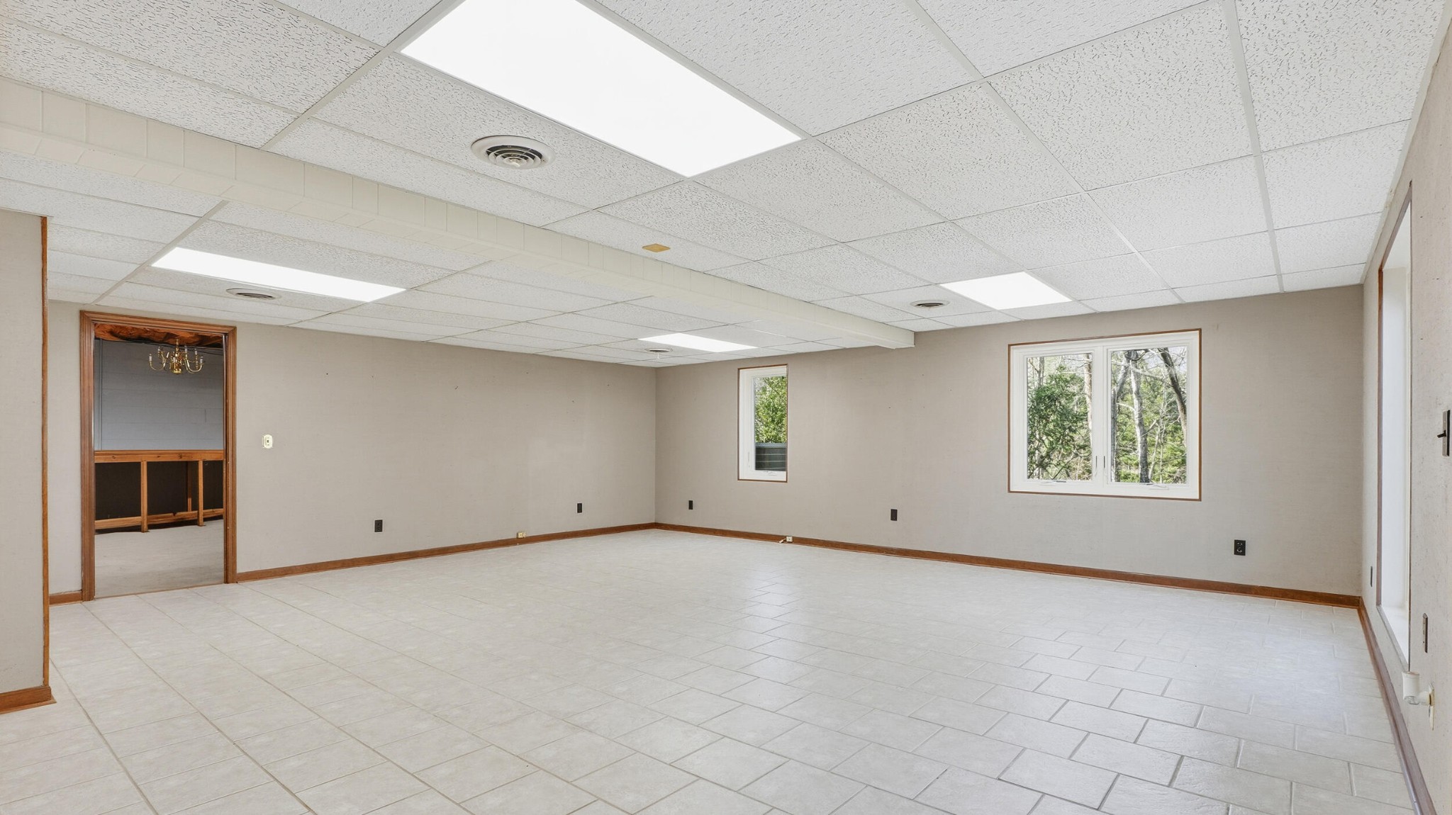 755 Golf View Drive Northwest Cleveland, TN 37312 - Photo 34 of 49 an empty room with windows