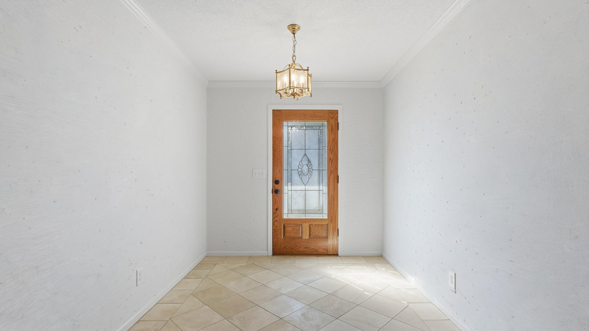 755 Golf View Drive Northwest Cleveland, TN 37312 - Photo 4 of 49 an empty room that has a window in it