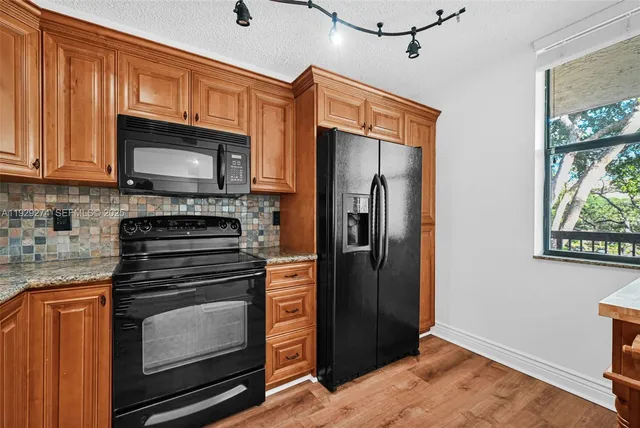 $2,200 | 3150 Northwest 42nd Avenue, Unit E301, Coconut Creek, FL 33066