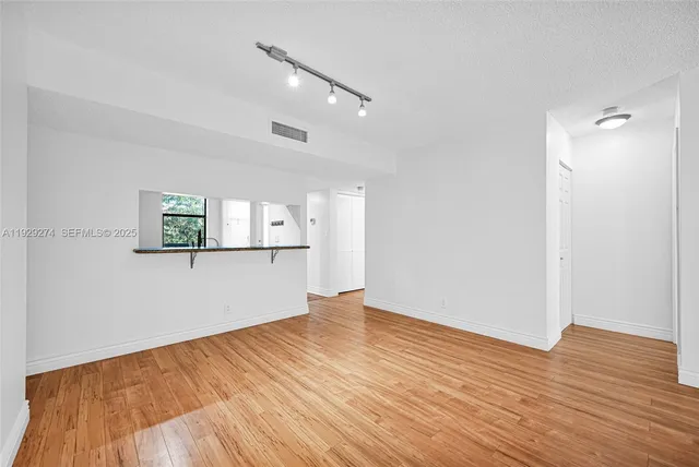 $2,200 | 3150 Northwest 42nd Avenue, Unit E301, Coconut Creek, FL 33066