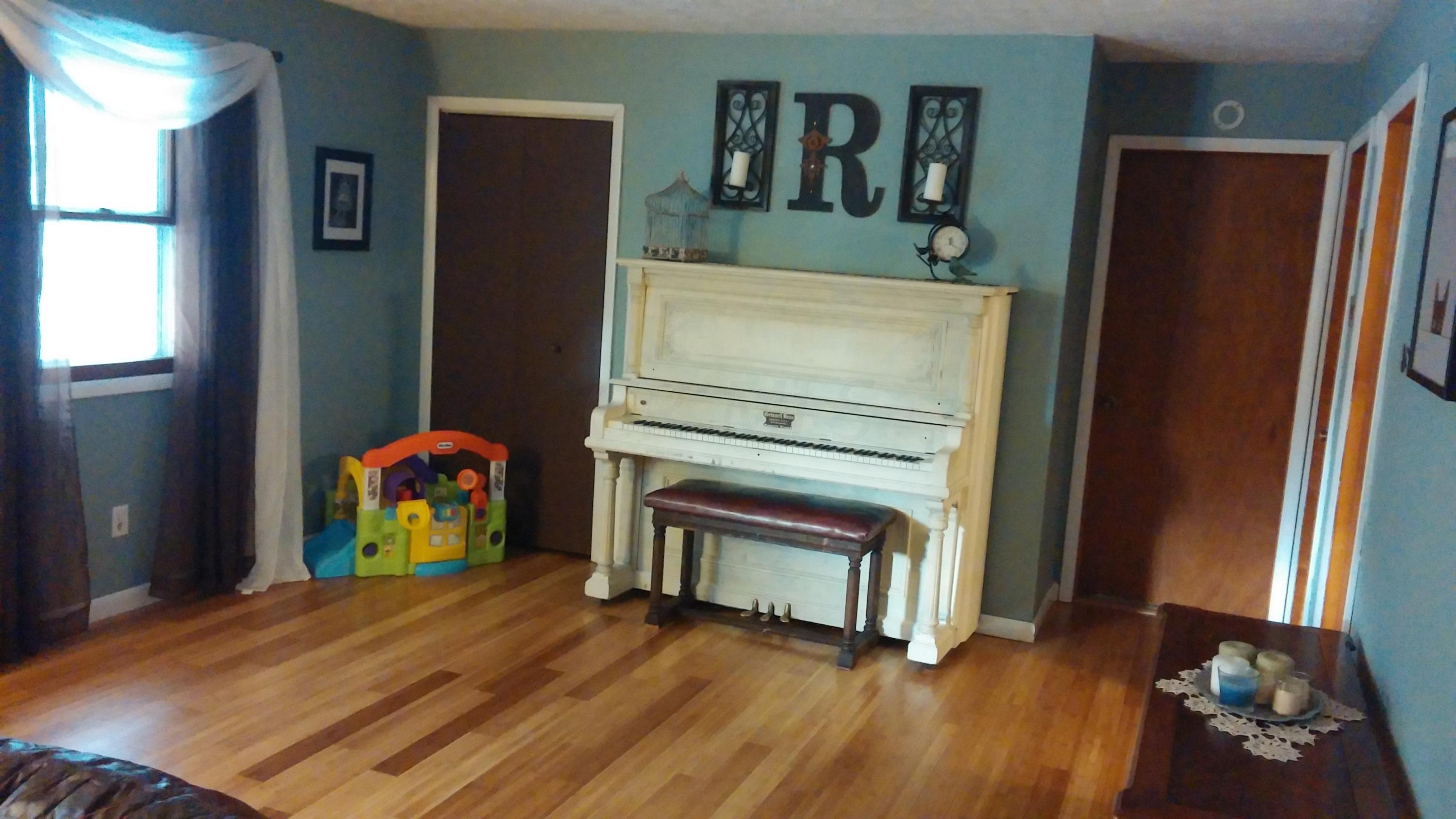 2580 Lake Road Southeast Lancaster, OH 43130 - Photo 4 of 11
