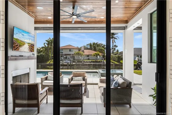 $4,395,000 | 9058 Southeast Star Island Way, Hobe Sound, FL 33455