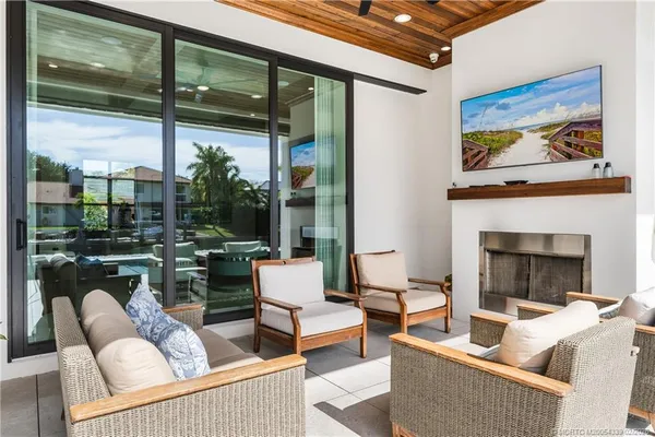 $4,395,000 | 9058 Southeast Star Island Way, Hobe Sound, FL 33455