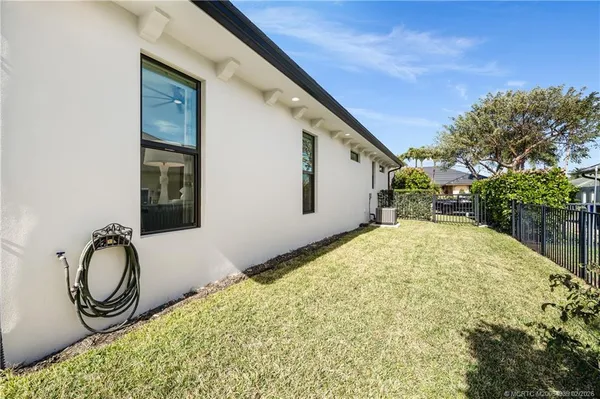 $4,395,000 | 9058 Southeast Star Island Way, Hobe Sound, FL 33455