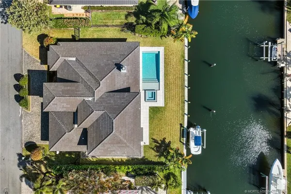 $4,395,000 | 9058 Southeast Star Island Way, Hobe Sound, FL 33455