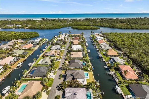 $4,395,000 | 9058 Southeast Star Island Way, Hobe Sound, FL 33455