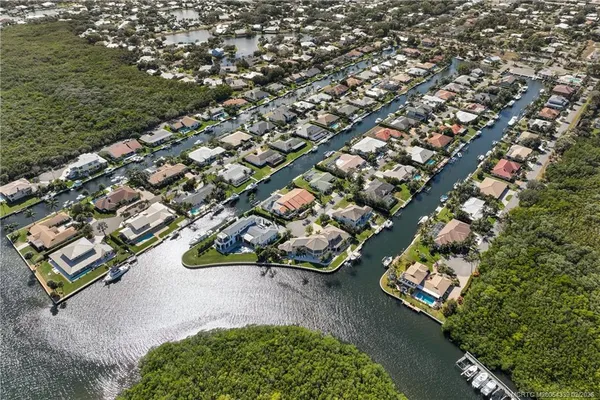 $4,395,000 | 9058 Southeast Star Island Way, Hobe Sound, FL 33455