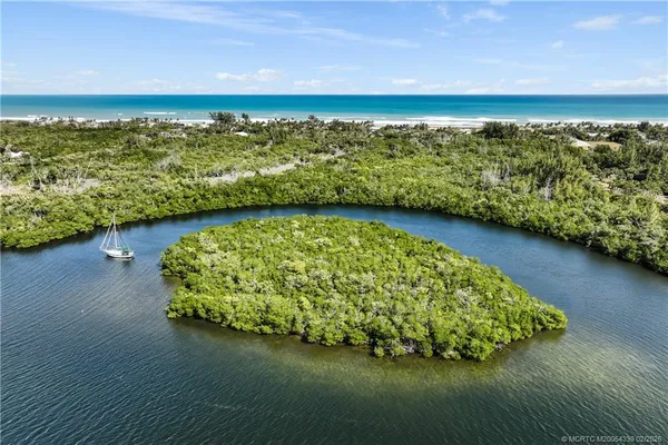 $4,395,000 | 9058 Southeast Star Island Way, Hobe Sound, FL 33455