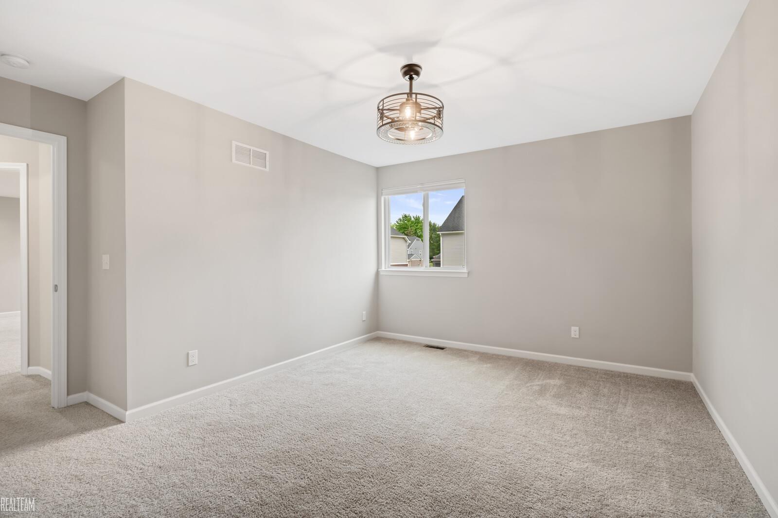 922 Lemon Drive Rochester Hills, MI 48307 - Photo 21 of 33
