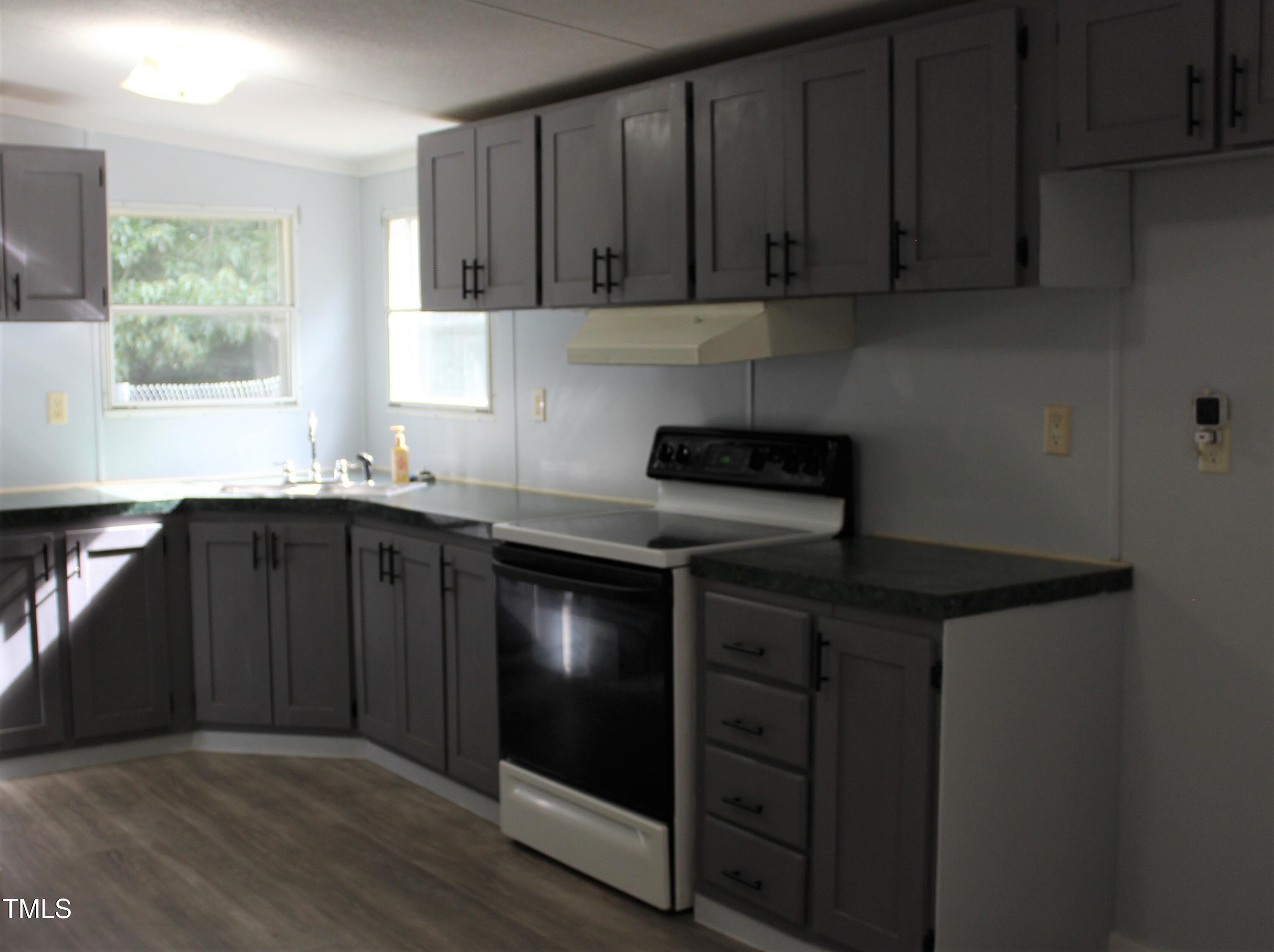 350 Hamp Falkner Road Henderson, NC 27537 - Photo 3 of 24 IMG_0263 (2)