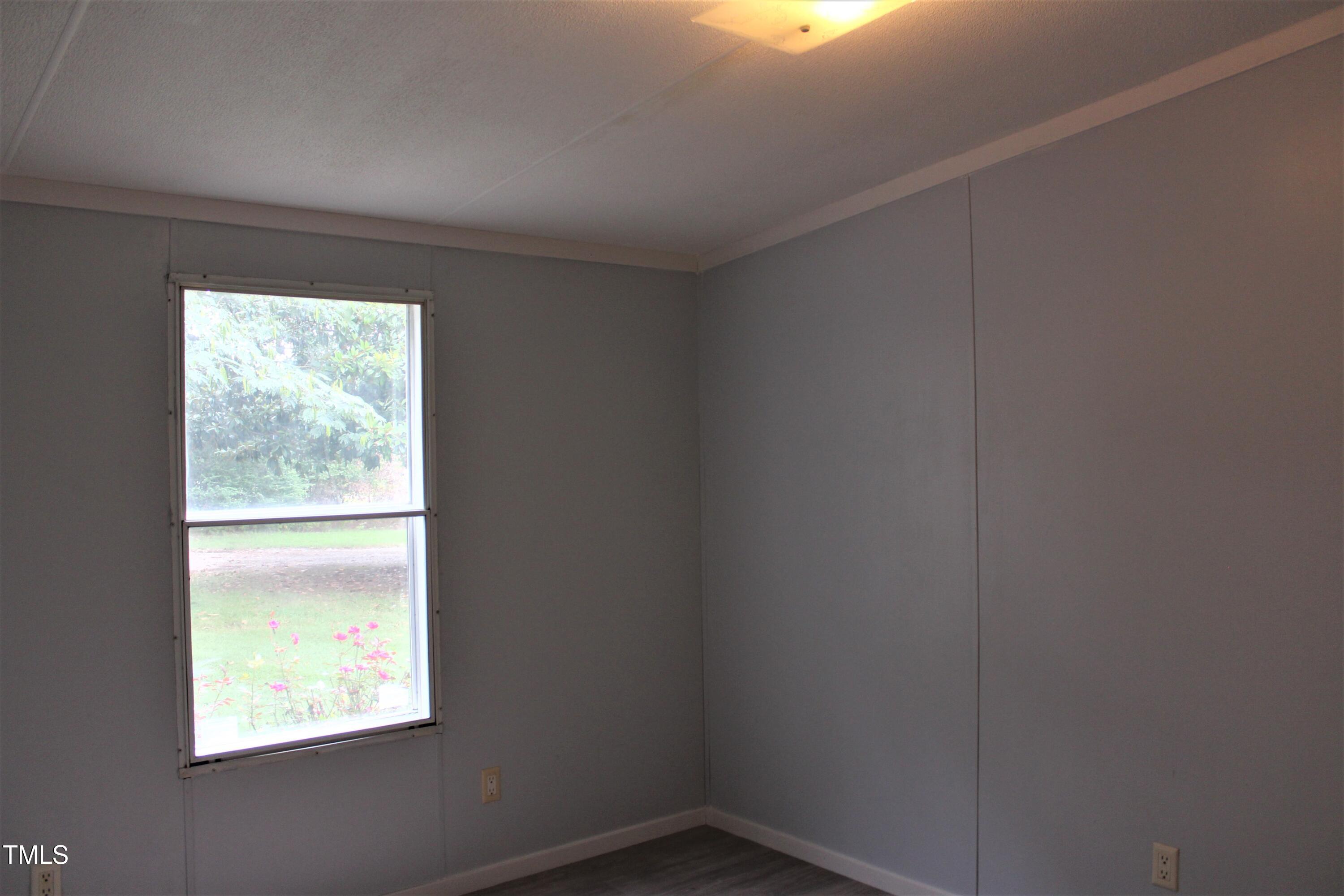 350 Hamp Falkner Road Henderson, NC 27537 - Photo 5 of 24 IMG_0245 (2)