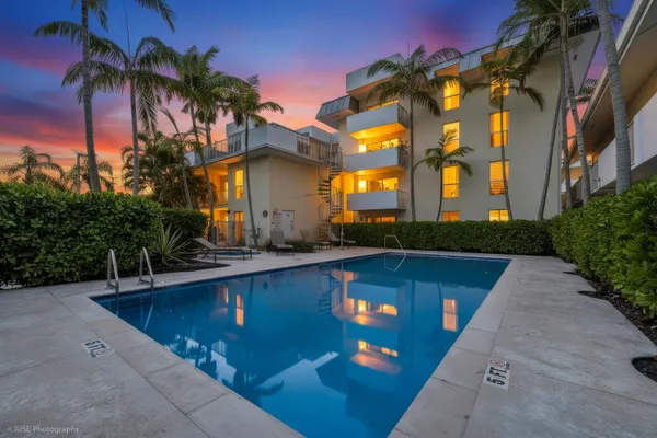 $376,000 | 8950 Southwest 69th Court, Unit 311, Pinecrest, FL 33156