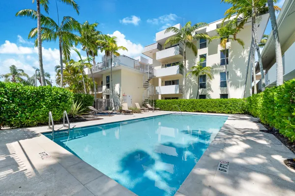 $376,000 | 8950 Southwest 69th Court, Unit 311, Pinecrest, FL 33156