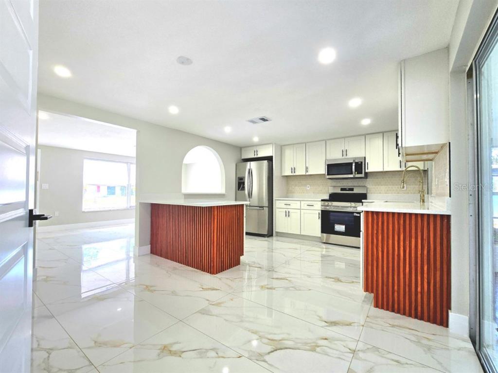 7715 Cherrytree Lane New Port Richey, FL 34653 - Photo 3 of 15 Gallery Image 3