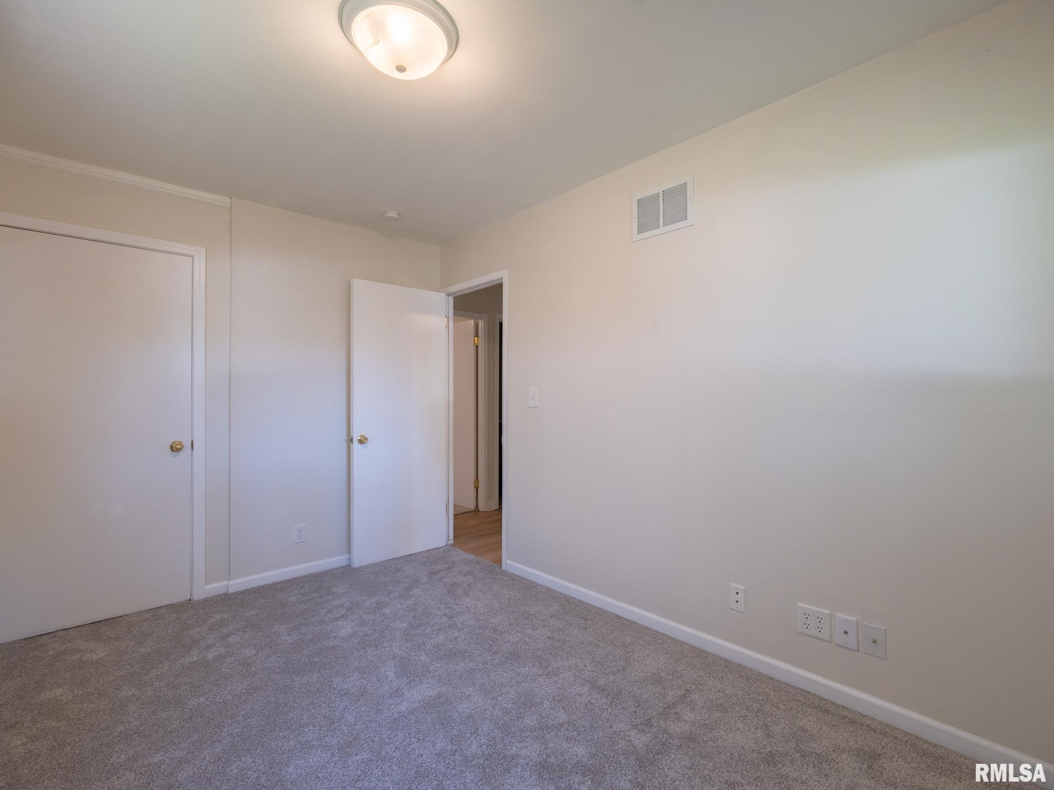 209 Capri Street Pekin, IL 61554 - Photo 29 of 36