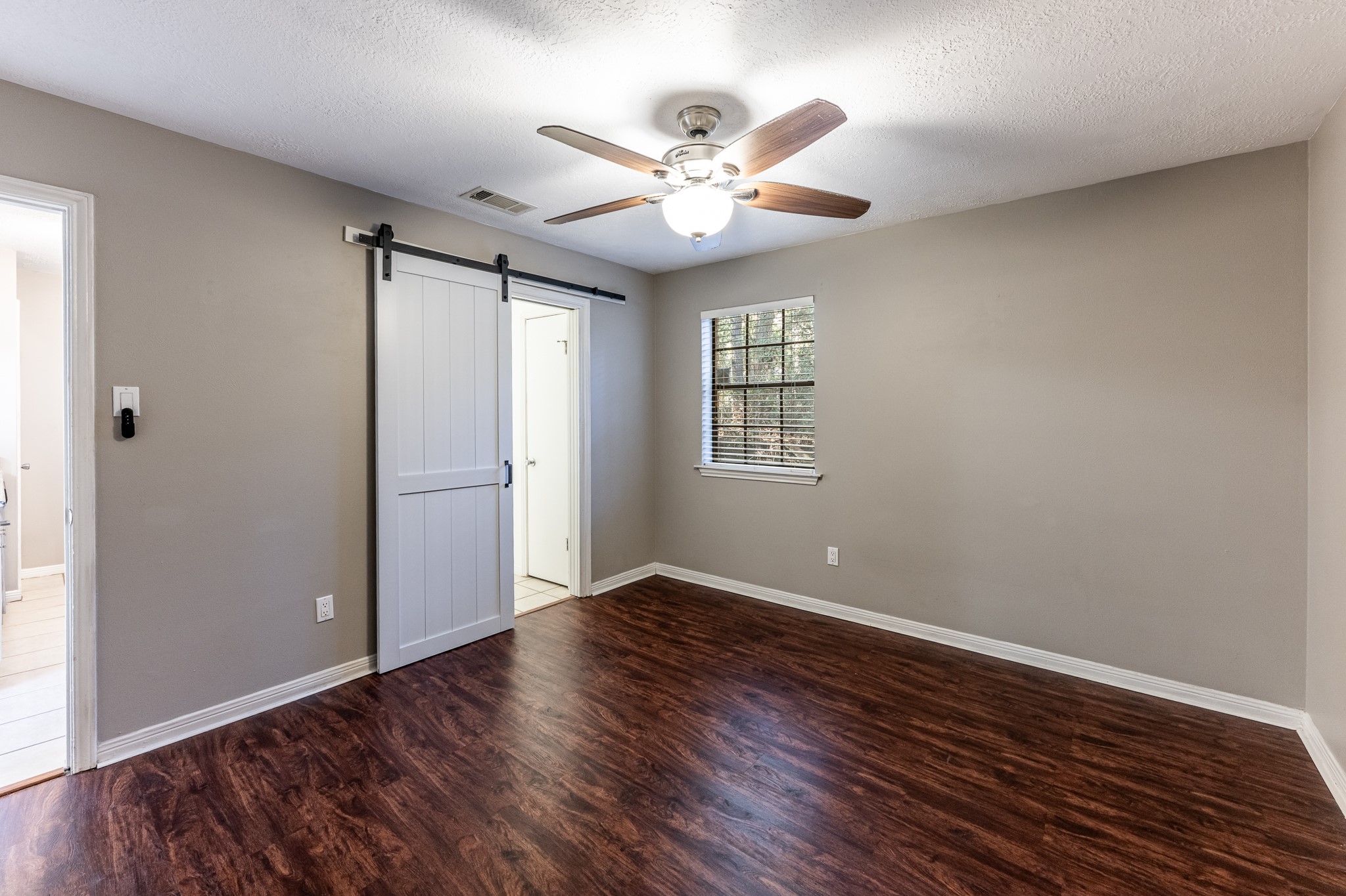 2402 Sycamore Avenue, Unit D2 Huntsville, TX 77340 - Photo 18 of 22