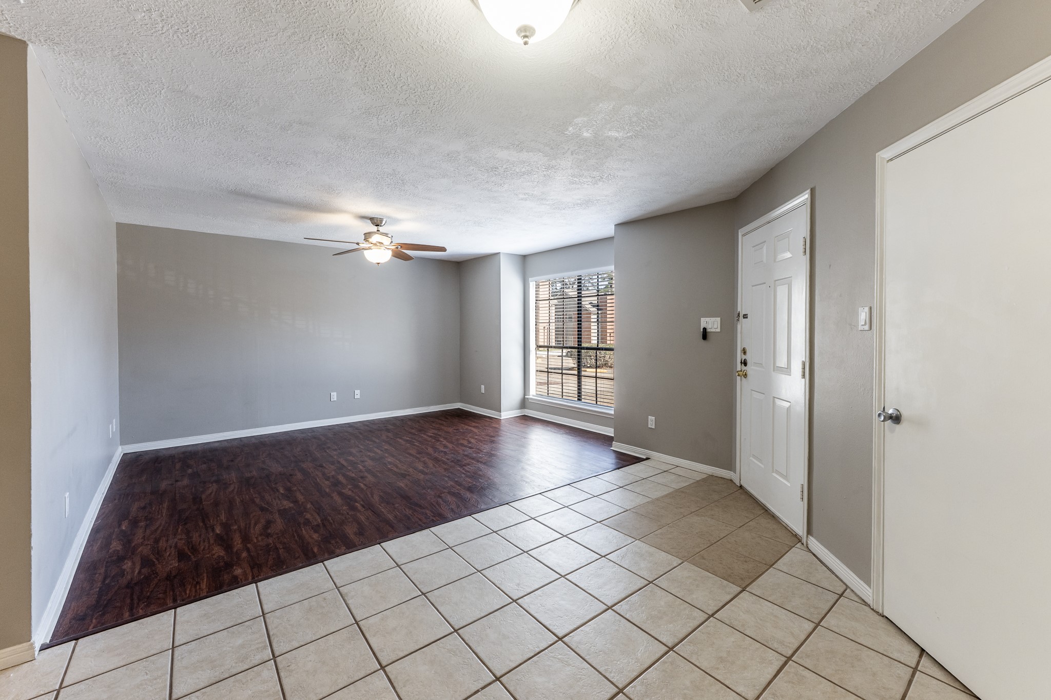 2402 Sycamore Avenue, Unit D2 Huntsville, TX 77340 - Photo 8 of 22
