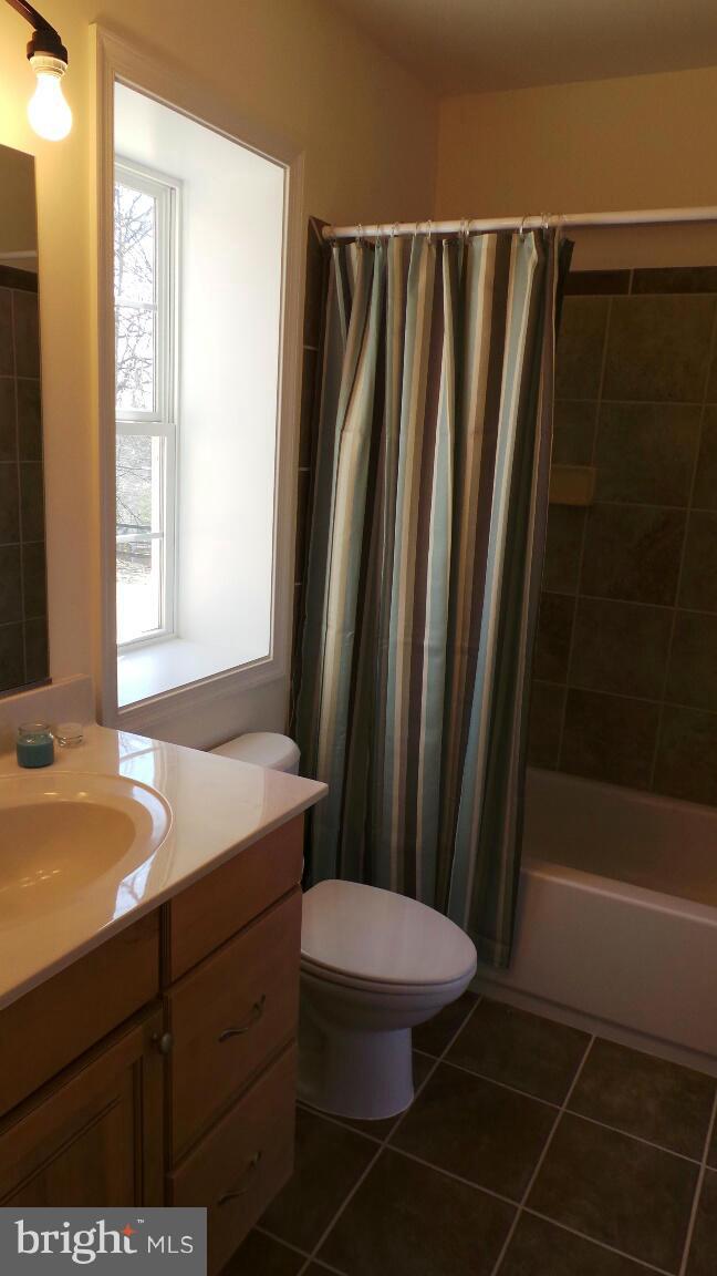 1414 Caledon Road King George, VA 22485 - Photo 18 of 29 Bath