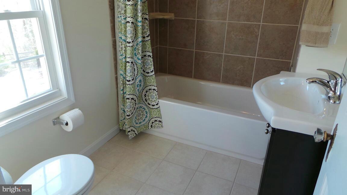 1414 Caledon Road King George, VA 22485 - Photo 21 of 29 Bath