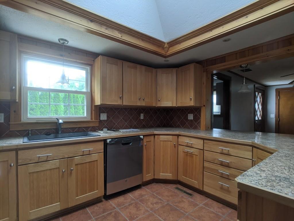 106 Stebbins Road Monson, MA 01057 - Photo 12 of 33